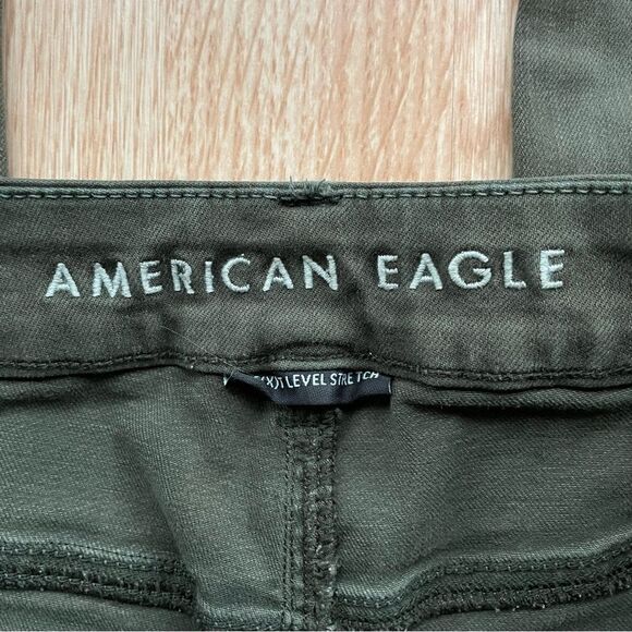 American Eagle Next Level Stretch Green Camo Curvy Super High-Rise Jeggings - Picture 3 of 8